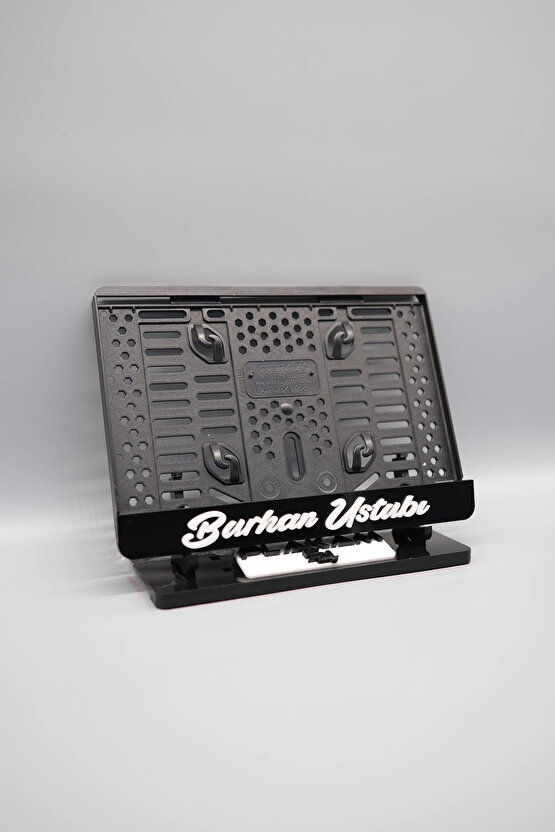 EL YAZI FONTLU KİŞİYE ÖZEL İSİMLİ SİYAH PLEKSİ MOTOR PLAKALIĞI