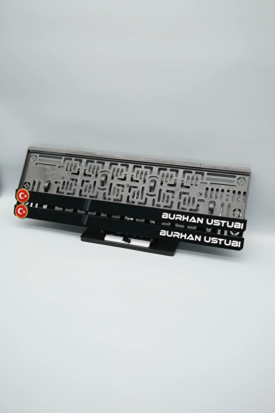 SOLDA GOLD BAYRAK SAĞDA KİŞİYE ÖZEL İSİMLİ PLEKSİ ARABA PLAKALIĞI