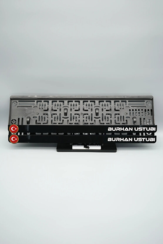 SOLDA GOLD BAYRAK SAĞDA KİŞİYE ÖZEL İSİMLİ PLEKSİ ARABA PLAKALIĞI