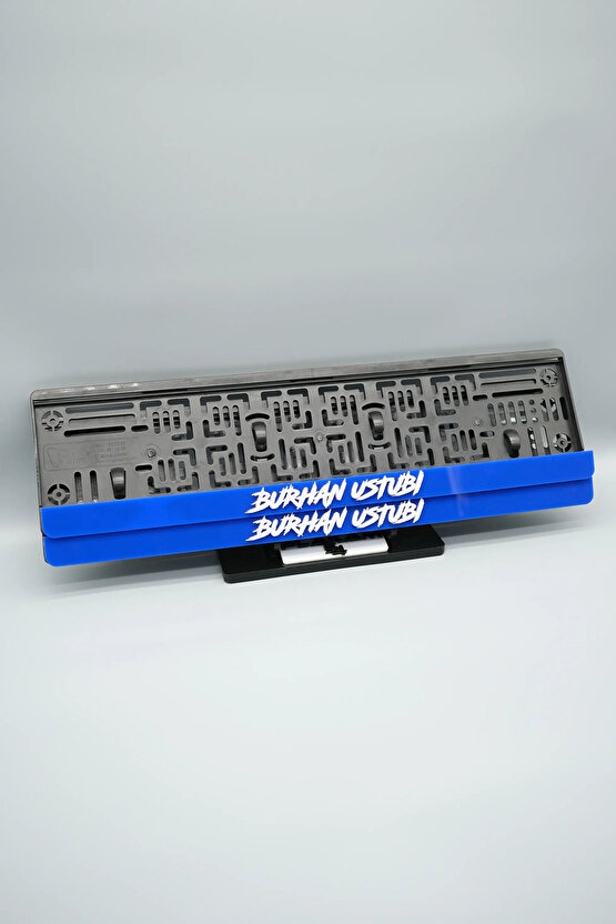 DÜZ AGRESİF FONTLU LACİVERT KİŞİYE ÖZEL İSİMLİ PLEKSİ ARABA PLAKALIĞI