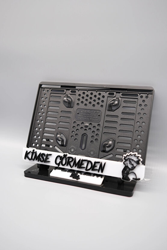 KİMSE GÖRMEDEN 3D KABARTMALI BEYAZ PLEKSİ MOTOR PLAKALIĞI