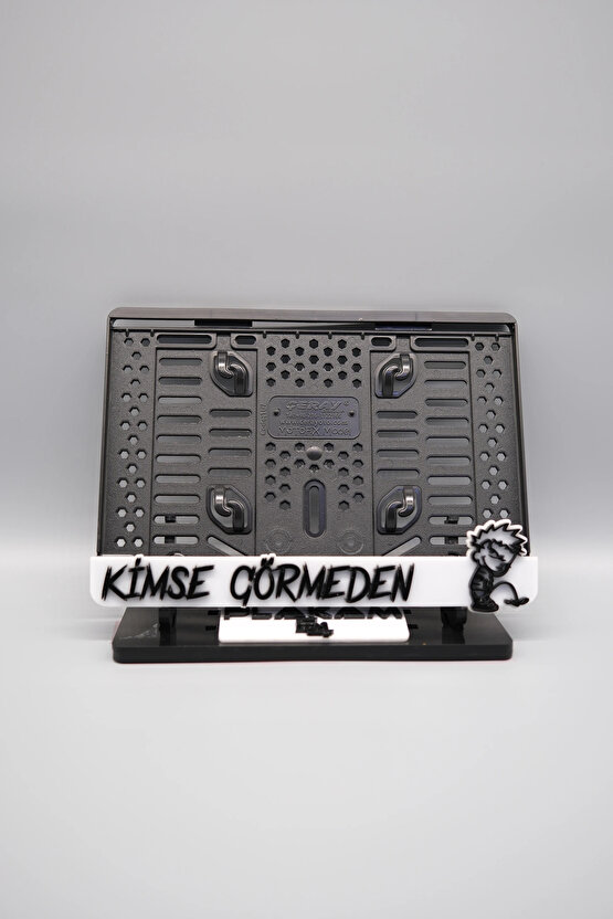 KİMSE GÖRMEDEN 3D KABARTMALI BEYAZ PLEKSİ MOTOR PLAKALIĞI