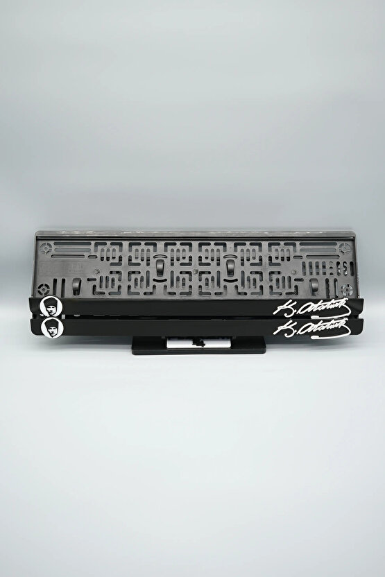 K.ATATÜRK POTRE VE İMZA BENZER 3D KABARTMALI PLEKSİ ARABA PLAKALIĞI