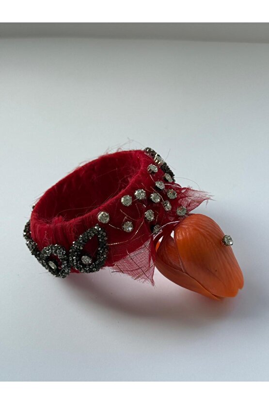 Cemil İpekçi yaz defilesi özel tasarım bilezik 1