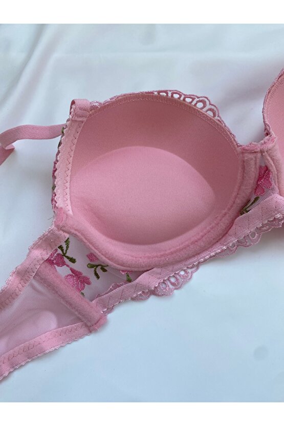 Romantik İşlemeli Dolgulu Push-Up Sütyen Takımı