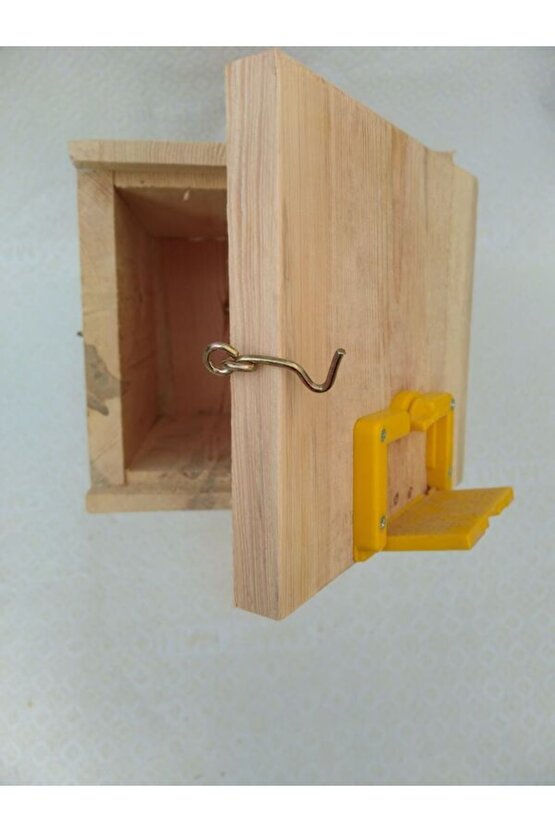 Küçük Karakovan Arı Kovanı Ve Arı Oğulu Yakalama Spreyi