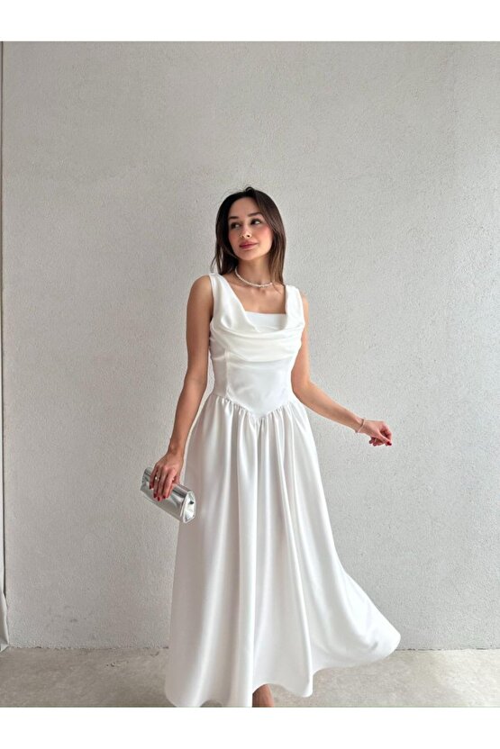 Kadın Sırt Detaylı Korse Formlu Pileli Uzun Saten Elbise