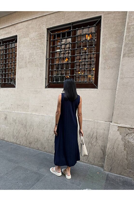 Gömlek Yaka Sıfır Kol Çizgi Desen Uzun Siyah Triko Elbise