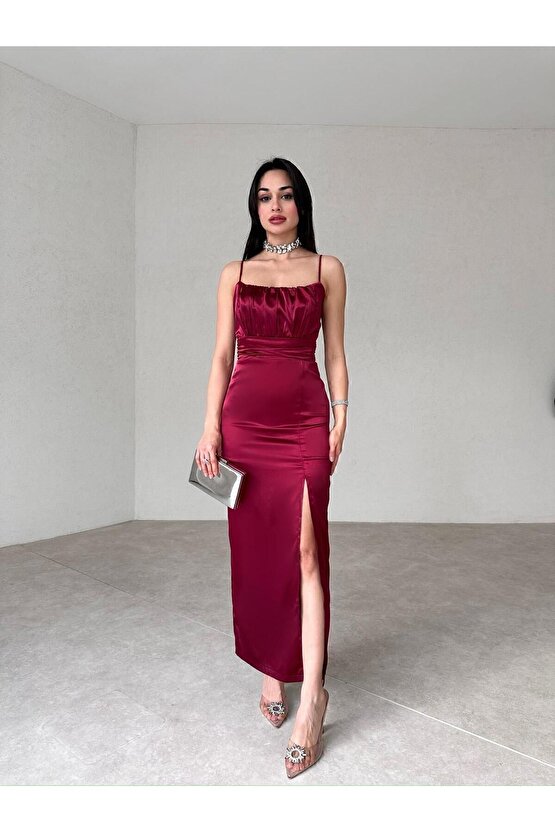 YIRTMAÇ DETAYLI ASKILI SATEN ELBİSE