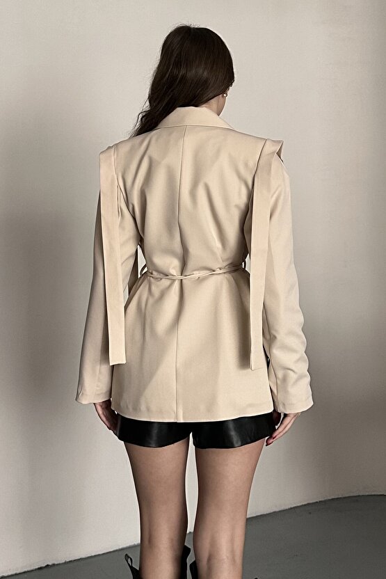 Kadın Kuşaklı Omuz Detaylı Blazer Ceket - Casual Modern Tasarım