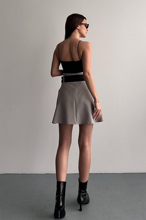 Kadın Çift Kemerli Şortlu Pileli Mini Etek - Yüksek Bel İç Göstermez Günlük Şık Kombin Eteği