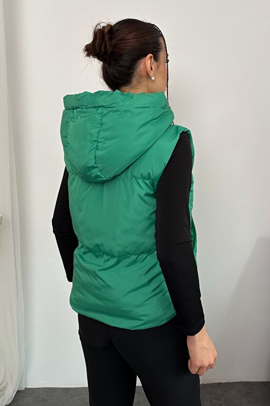 Kadın Kapüşonlu Kısa Şişme Yelek – Dolgulu, Kışlık, Spor Günlük, Su itici