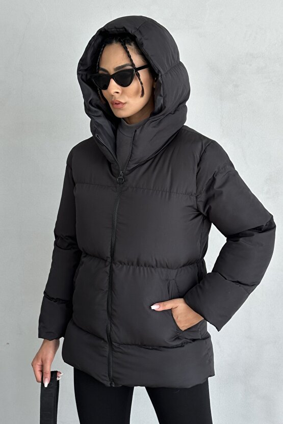 Kadın Kapüşonlu Oversize Siyah Şişme Mont - Puffer Yarasa Kol Kışlık Kaban