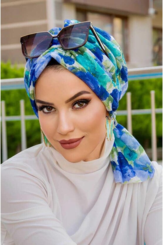 Lacivert Turkuaz Tonlu Çiçekli Tokalı Bone