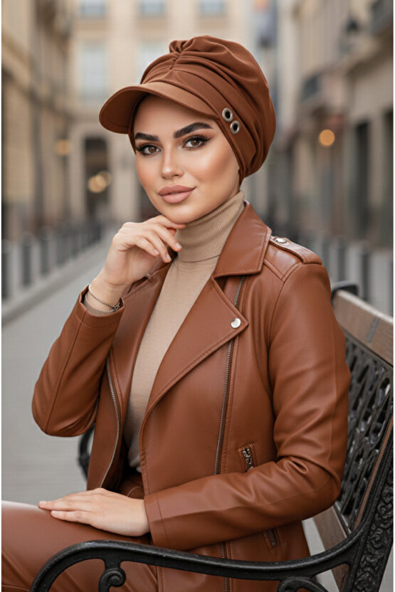 Karamel Metal Detaylı Tesettür Şapka Bone