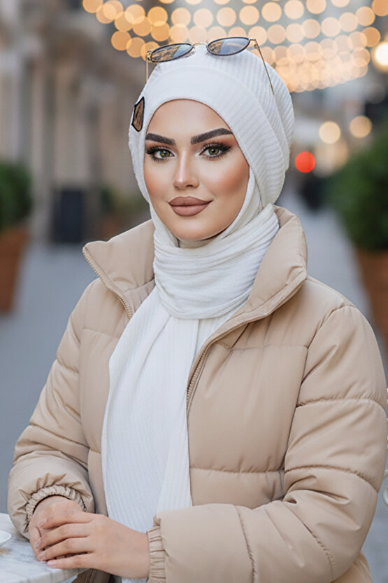 Kırık Beyaz Fitilli Armalı Tesettür Bere