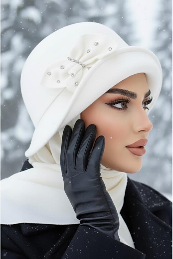 Kırık Beyaz Taşlı Aksesuarlı Vintage Şapka
