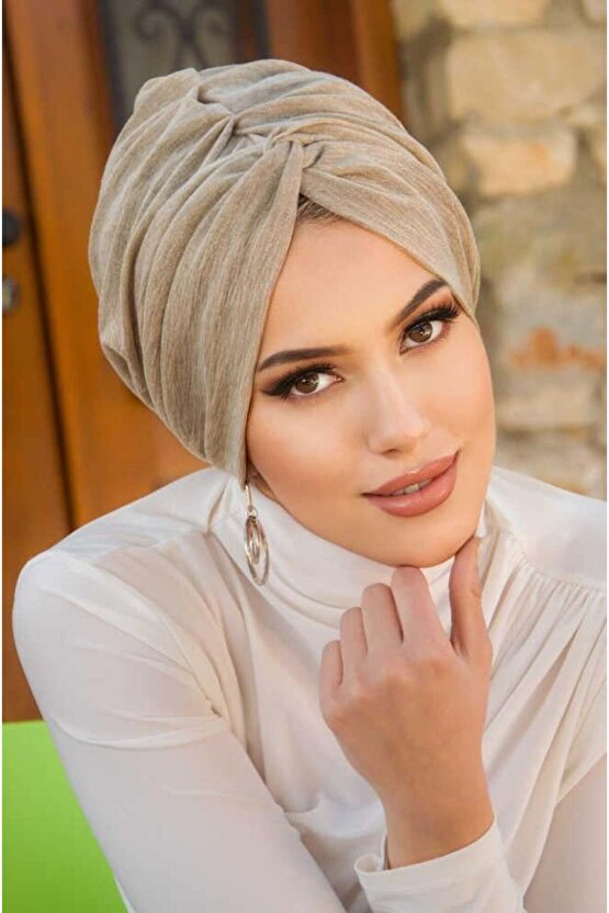 Bej Vizon Işıltılı Hazır Burgu Düğüm Bone