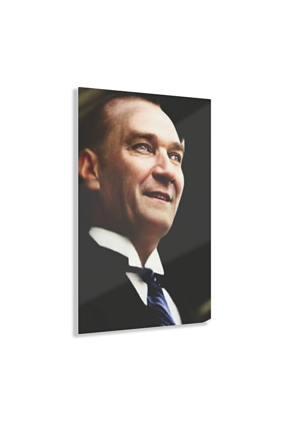 Gülümseyen Atatürk Cam Tablo Duvar Dekoru