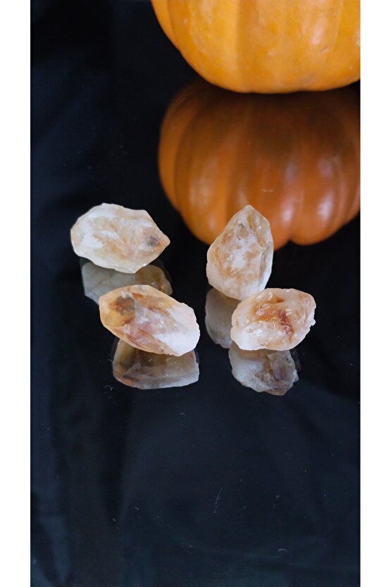 Sitrin taşı. Deliklidir. Doğal işlem görmemiş diş halinde