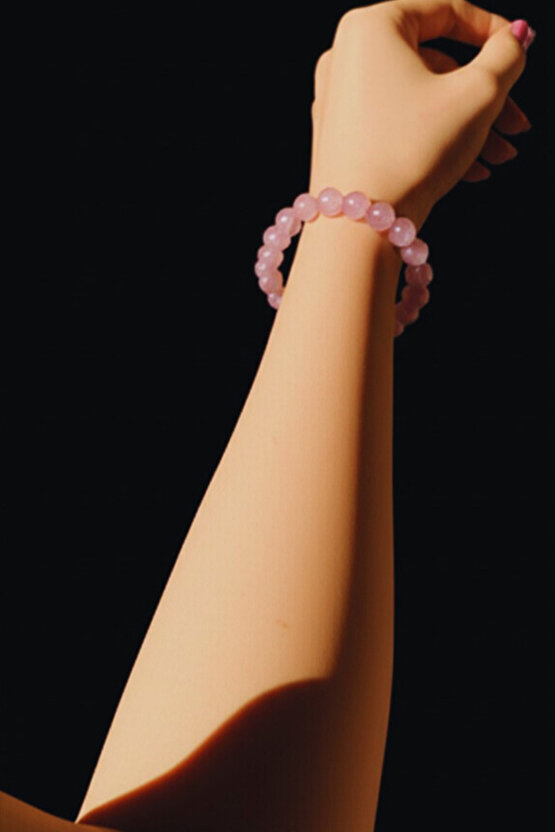 Doğal Pembe Kuvars Kristali – Negatif Enerjiyi Temizleyen ve Kalbi Yumuşatan Taş