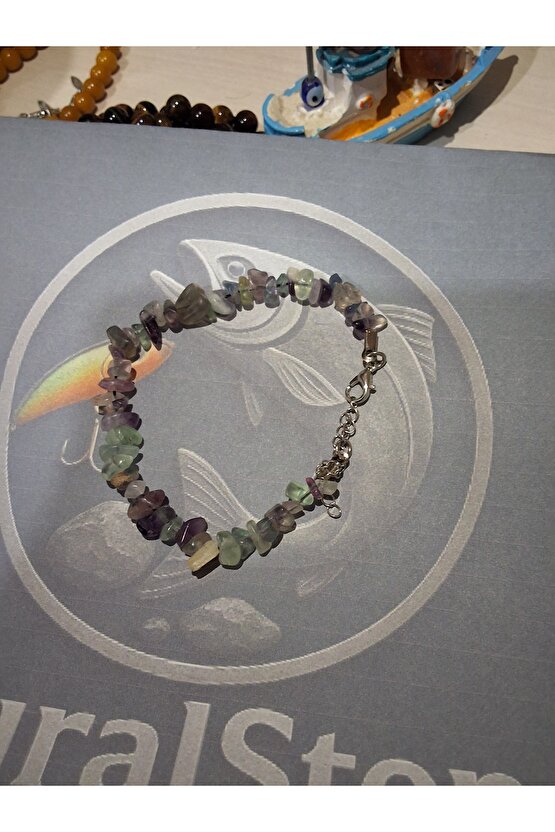 Florit Doğal Taş Kırıktaş Bileklik – Huzur, Odak ve Negatif Enerjiden Korunma Sertifikalı