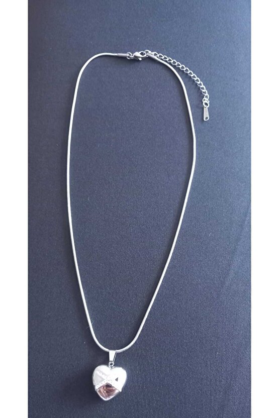Çelik  Kalpli  Kolye
