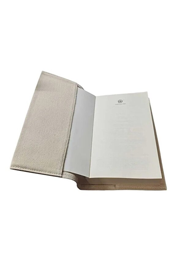 Kedili Kız Temalı Bez Kitap Kılıfı – Baskılı Kumaş Kitap Kabı, Kitap Koruyucu