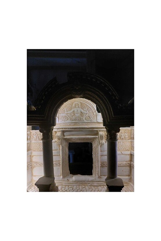 LED Işıklı, Hadrian Tapınağı Figürü