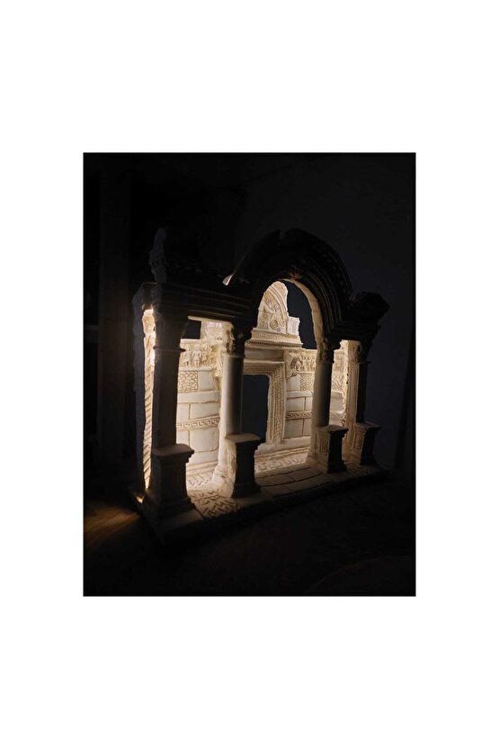 LED Işıklı, Hadrian Tapınağı Figürü