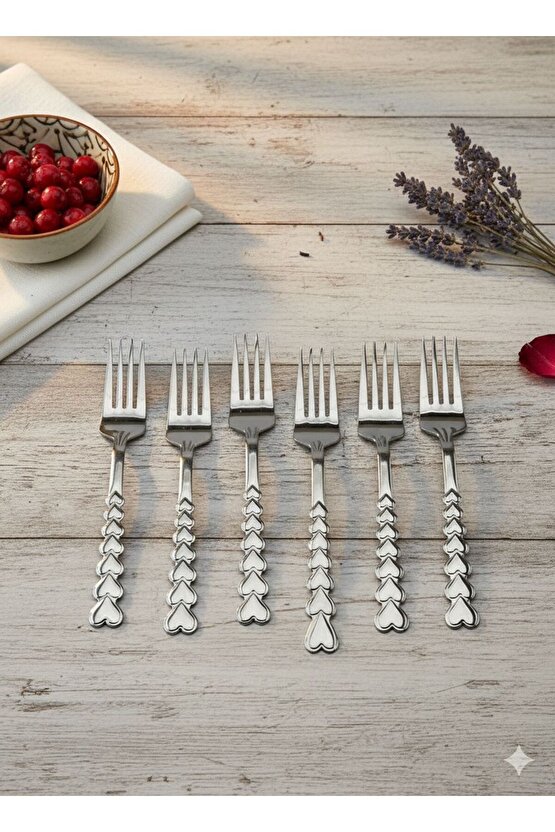 Kutulu 30 Parça 6 Kişilik Çatal Kaşık Takımı Kalpli Model