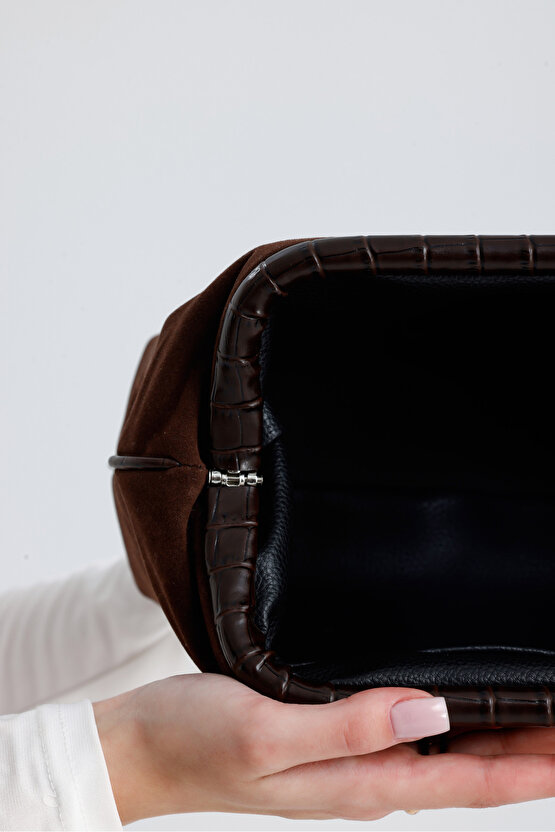Heybes Kadın Koyu Kahve Süet Clutch El Çantası Şık Zarif Ve Minimalist Kullanışlı Tasarım