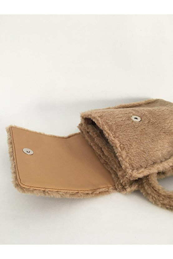 Kadın Kapaklı Kahve Peluş Omuz Çantası