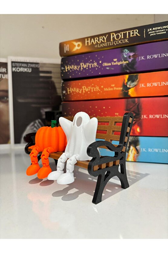 Bank Üzerinde Balkabağı Ve Sevimli Hayalet  Dekoratif Obje