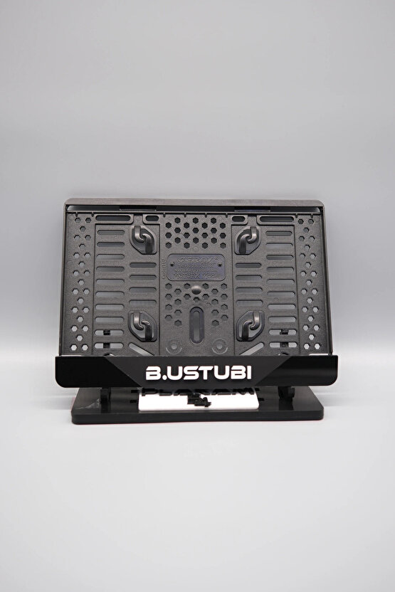 ORTASI MAT SİYAH PARÇALI KİŞİYE ÖZEL İSİMLİ PLEKSİ MOTOR PLAKALIĞI