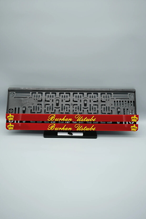 EL YAZI FONTLU KRAL TACLI KIRMIZI SARI KİŞİYE ÖZEL İSİMLİ PLEKSİ ARABA PLAKALIĞI