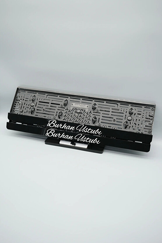 İNCE EL YAZI FONTLU KİŞİYE ÖZEL İSİMLİ SİYAH PLEKSİ ARABA PLAKALIĞI