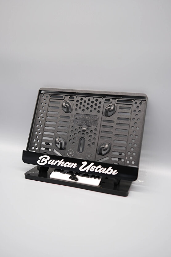 EL YAZI FONTLU KİŞİYE ÖZEL İSİMLİ SİYAH PLEKSİ MOTOR PLAKALIĞI