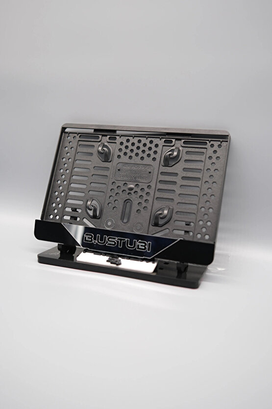 ORTASI GÜMÜŞ PARÇALI KİŞİYE ÖZEL İSİMLİ PLEKSİ MOTOR PLAKALIĞI