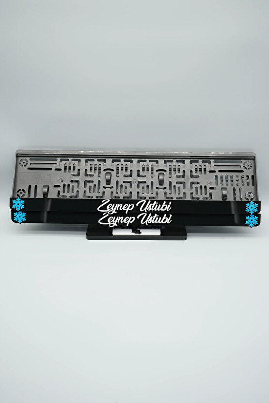 EL YAZI FONTLU KAR TANELİ SİYAH BEYAZ KİŞİYE ÖZEL İSİMLİ PLEKSİ ARABA PLAKALIĞI