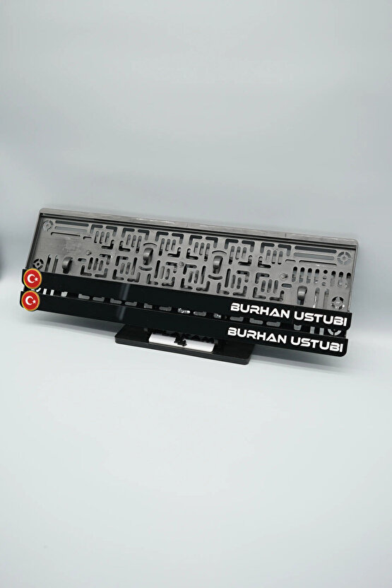 SOLDA GOLD BAYRAK SAĞDA KİŞİYE ÖZEL İSİMLİ PLEKSİ ARABA PLAKALIĞI
