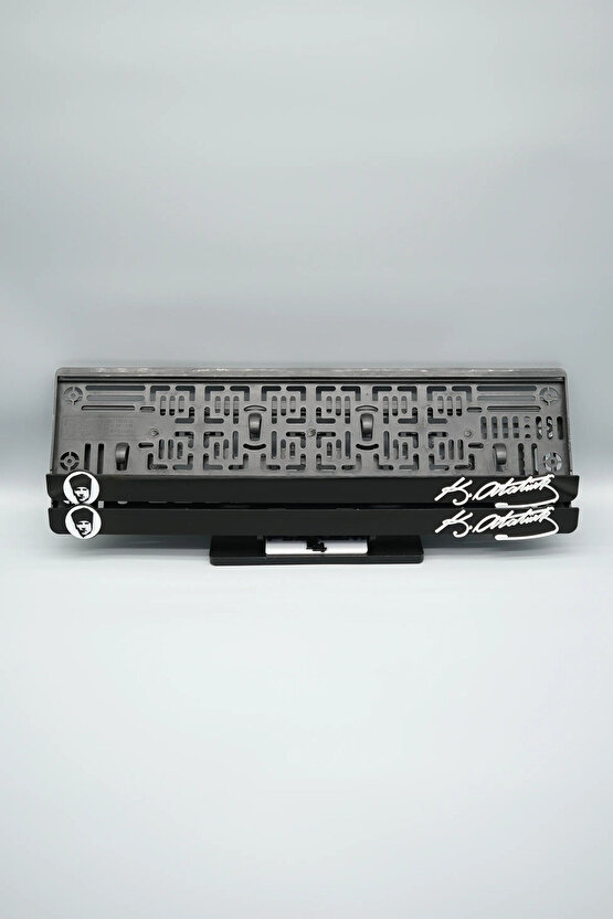 K.ATATÜRK POTRE VE İMZA BENZER 3D KABARTMALI PLEKSİ ARABA PLAKALIĞI