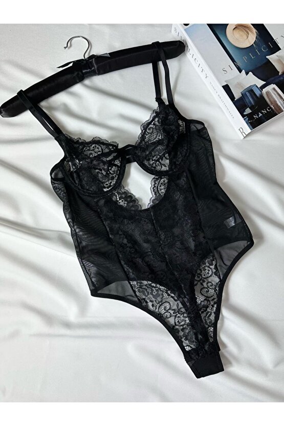 Siyah Dantelli Balenli Balkonet Bodysuit