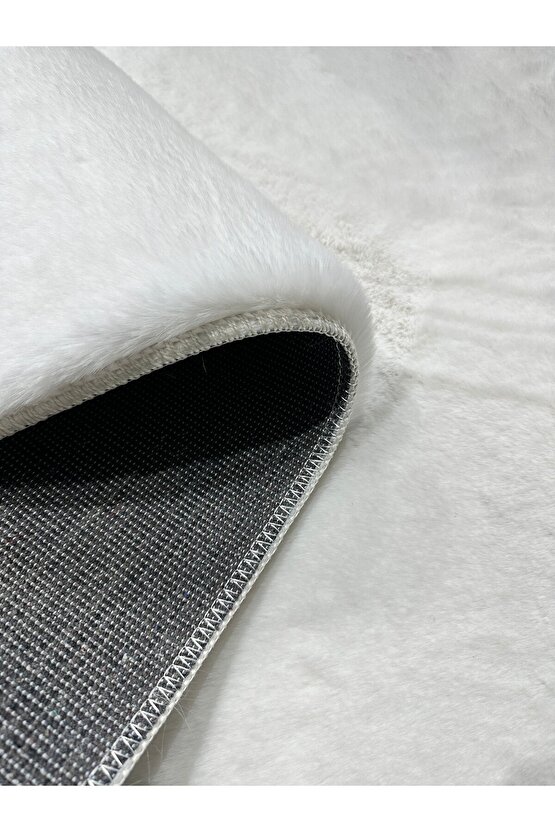 Premium Yumuşacık Tavşan Tüyü Serisi Tüy Dökmez Kaymaz Dokuma Taban Peluş Halı Beyaz