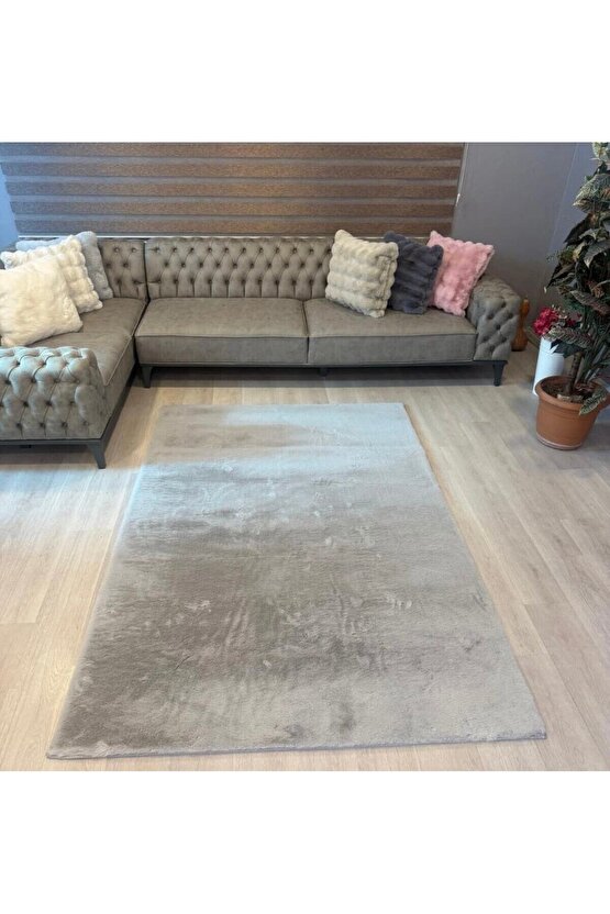 Premium Yumuşacık Tavşan Tüyü Serisi Tüy Dökmez Kaymaz Dokuma Taban Peluş Halı Gri