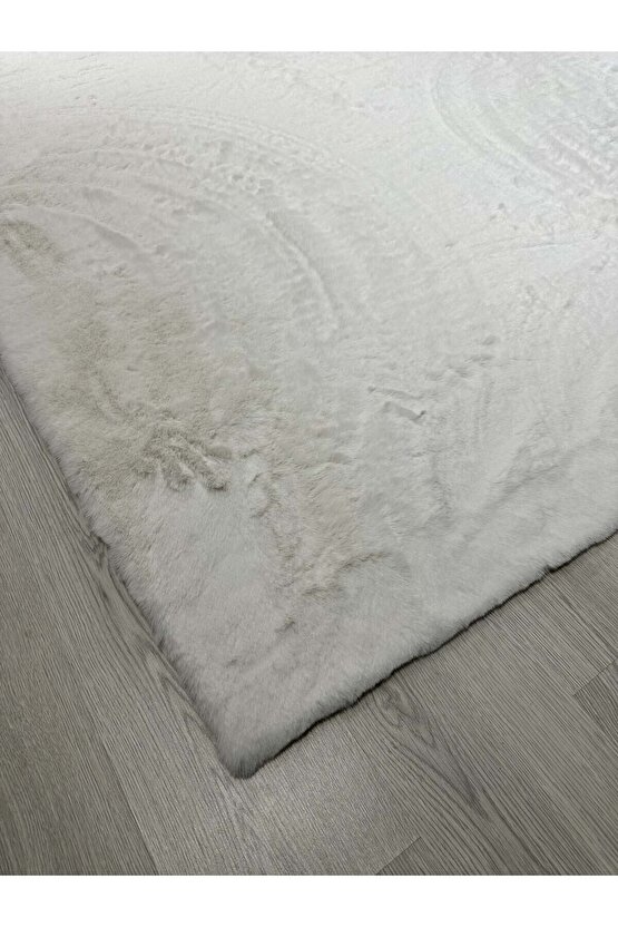 Modern Tavşan Tüyü Yumuşacık Tüy Dökmez Peluş Halı Kırık Beyaz