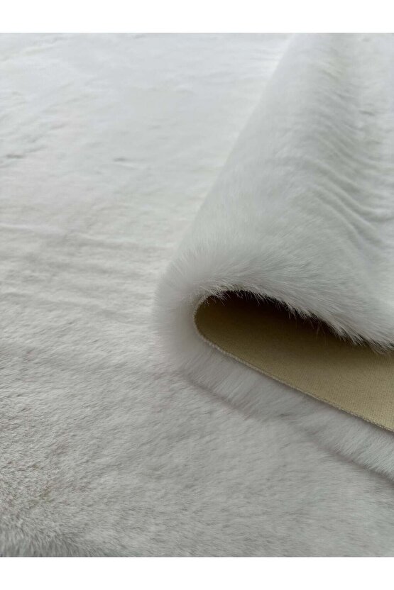 Modern Tavşan Tüyü Yumuşacık Tüy Dökmez Peluş Halı Kırık Beyaz