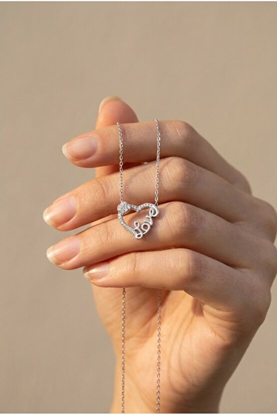 Tek Taşlı Love Kolye