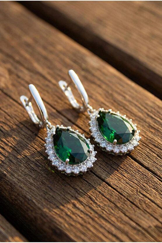 Yeşil Taşlı Küpe