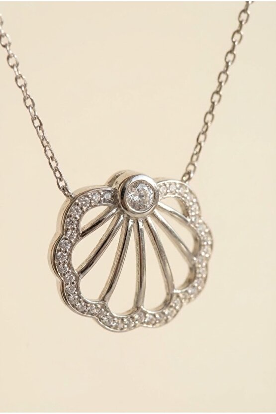 Taşlı Deniz Kabuğu Kolye